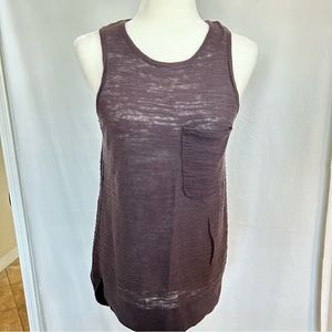 Athleta  sleeveless top great condition size S front pocket